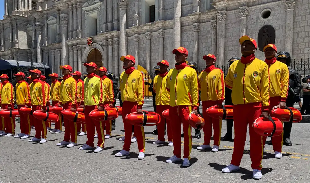 Efectivos de salvataje de la PNP se preparan para el rescate en verano. Foto: Mirelia Quispe - La República. Efectivos de salvataje de la PNP se preparan para el rescate en verano. Foto: Mirelia Quispe - La República.