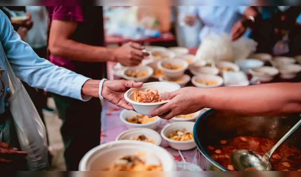 ¿Qué hay de menú? Comidas fuera del hogar según niveles de pobreza, por Javier Herrera ¿Qué hay de menú? Comidas fuera del hogar según niveles de pobreza, por Javier Herrera