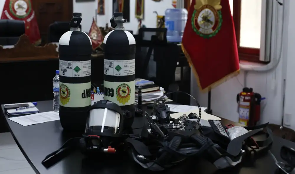 La diferencia entre los equipos que se pidieron y los que al final se entregaron, podría afectar la integridad de los bomberos. Foto: La República La diferencia entre los equipos que se pidieron y los que al final se entregaron, podría afectar la integridad de los bomberos. Foto: La República