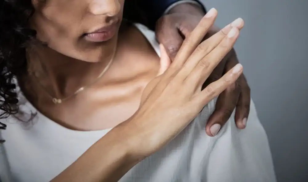 La violencia contra las mujeres en Perú revela profundas desigualdades y una impunidad que persiste, según la Encuesta Nacional sobre Relaciones Sociales (ENARES). La violencia contra las mujeres en Perú revela profundas desigualdades y una impunidad que persiste, según la Encuesta Nacional sobre Relaciones Sociales (ENARES).