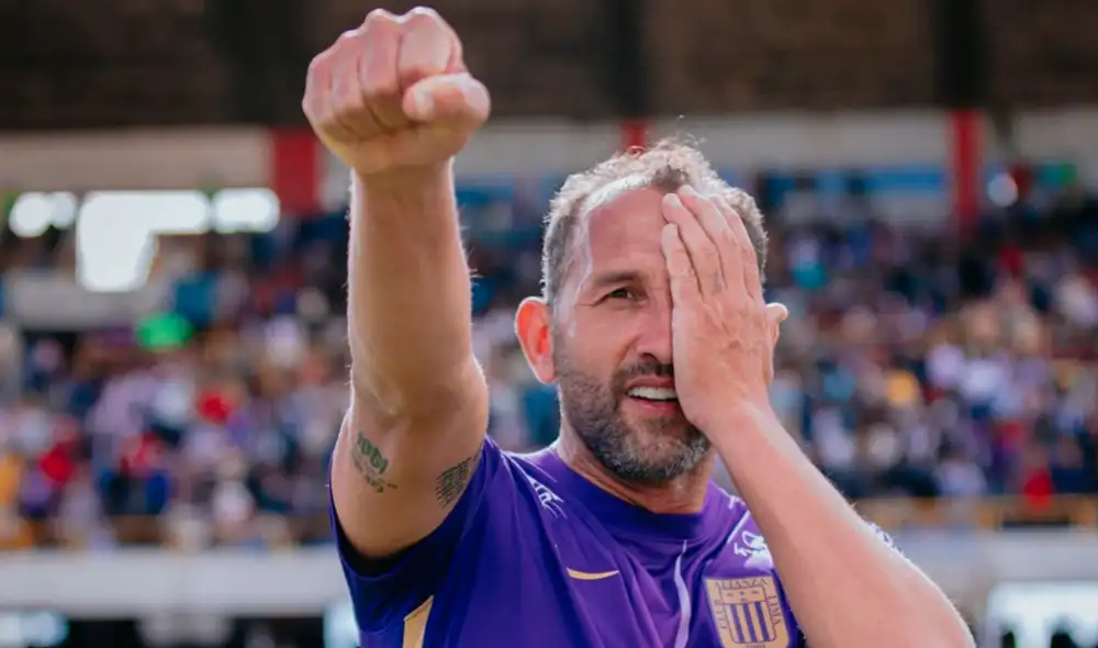 Hernán Barcos fue bicampeón de la Liga 1 con el club íntimo. Foto: Alianza Lima Hernán Barcos fue bicampeón de la Liga 1 con el club íntimo. Foto: Alianza Lima