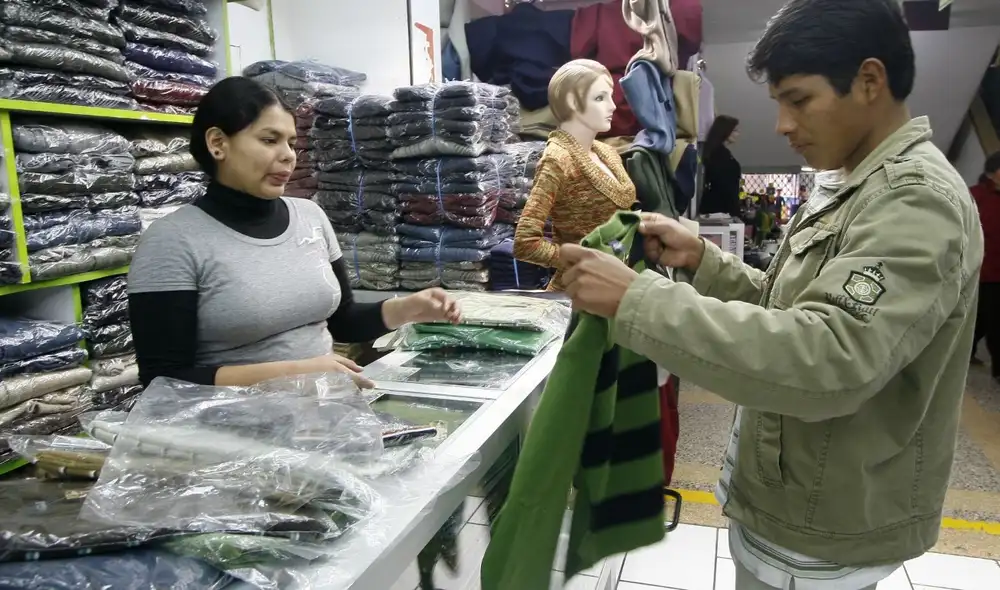 Gamarra se encuentra en plena campaña navideña y espera superar su nivel de ventas frente al resultado del año anterior. Foto: Andina Gamarra se encuentra en plena campaña navideña y espera superar su nivel de ventas frente al resultado del año anterior. Foto: Andina