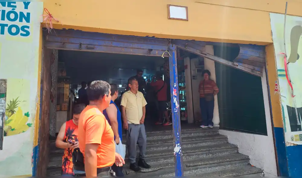 Comerciantes desobedecieron a las autoridades y abrieron las puertas del Mercado Central de Trujillo. Foto: Yolanda Goicochea, La República Comerciantes desobedecieron a las autoridades y abrieron las puertas del Mercado Central de Trujillo. Foto: Yolanda Goicochea, La República
