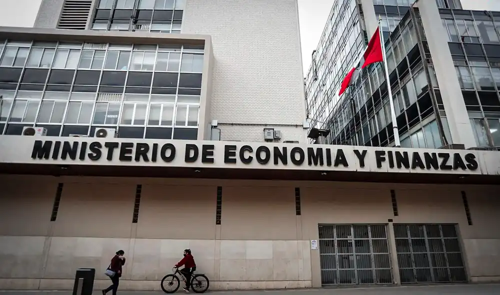 El Gobierno, a través del MEF, convocó a representantes políticos y económicos para iniciar el Acuerdo Fiscal orientado al crecimiento sostenible del país. Foto: difusión El Gobierno, a través del MEF, convocó a representantes políticos y económicos para iniciar el Acuerdo Fiscal orientado al crecimiento sostenible del país. Foto: difusión