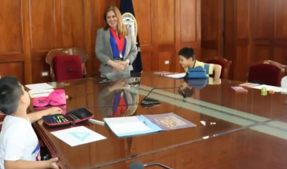 Los dibujos ganadores serán utilizados en la tarjeta de saludo navideño 2025 de la Corte. Fuente: Difusión. Los dibujos ganadores serán utilizados en la tarjeta de saludo navideño 2025 de la Corte. Fuente: Difusión.