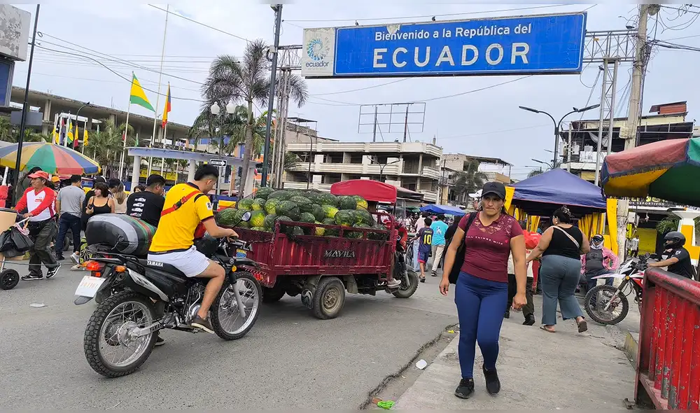 Más de 100 migrantes indocumentados en la frontera Perú - Ecuador. Foto: Almendra Ruesta, La República Más de 100 migrantes indocumentados en la frontera Perú - Ecuador. Foto: Almendra Ruesta, La República