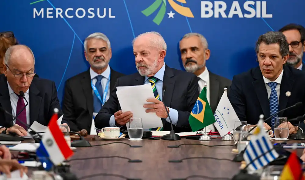 Lula alertó sobre riesgos de intervención militar durante cumbre del Mercosur. Foto: AFP