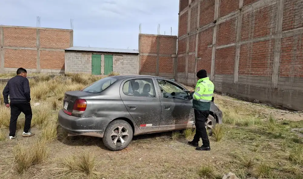 Vehículo impactó  a madre trabajadora en la carretera de salida a Huancané. Foto: cortesía.