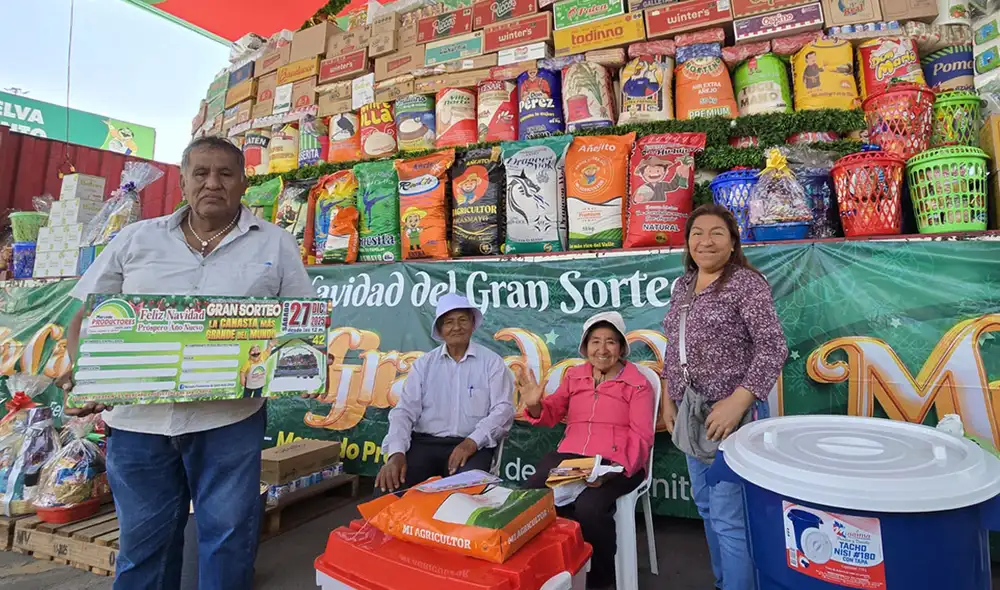 Sorteo de gigantesca canasta se realiza desde hace 20 años. Foto: Melissa Landa - La República.