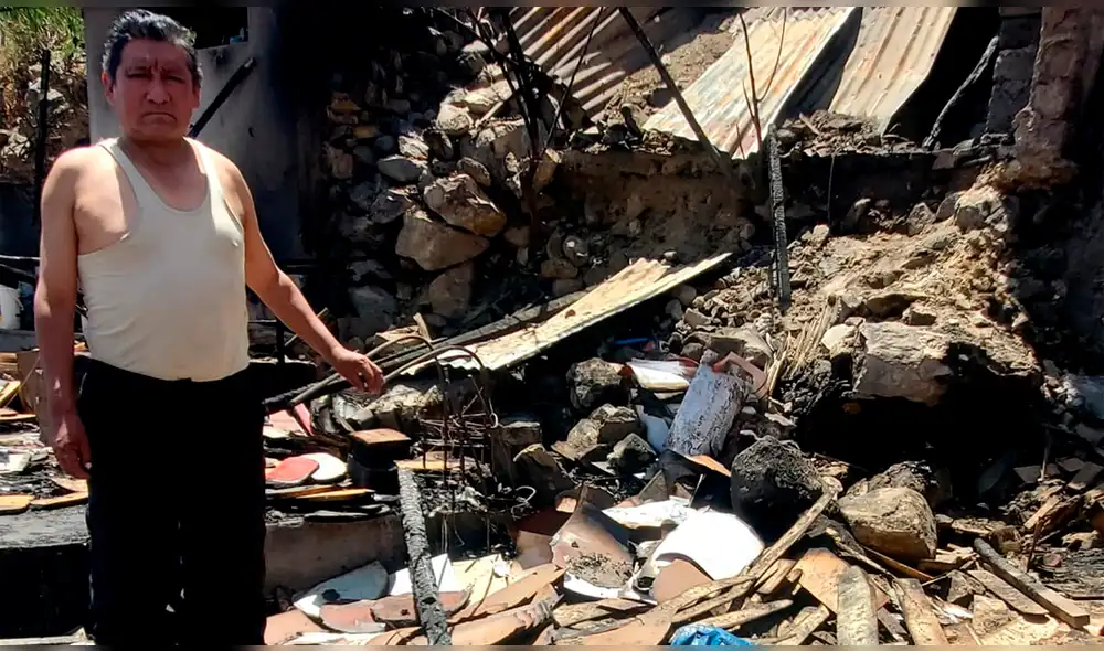 El afectado perdió tres maquinas de carpintería. Fuego arrasó por completo con el taller. Foto: Mirelia Quispe, La República El afectado perdió tres maquinas de carpintería. Fuego arrasó por completo con el taller. Foto: Mirelia Quispe, La República