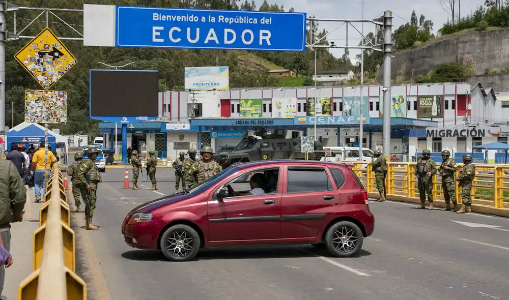 La Cancillería comunicó que solo se mantendrán los pasos habilitados para el tránsito legal, mientras Ecuador enfrenta una crisis de homicidios y crimen organizado. Foto. AFP