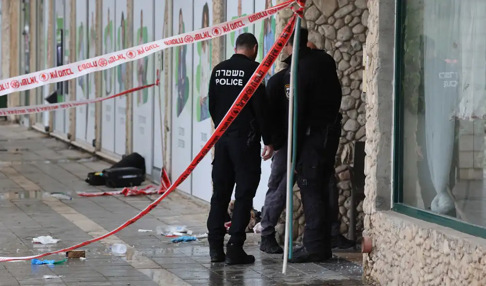 El agresor, que ingresó ilegalmente desde Cisjordania, usó un vehículo y un arma blanca para matar a dos civiles.