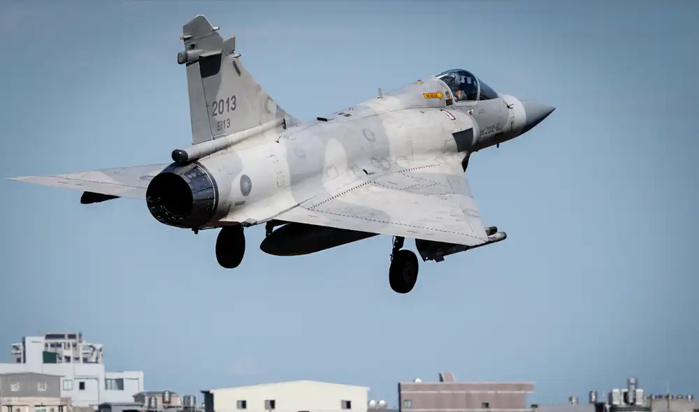 El Gobierno chino ha iniciado ejercicios militares alrededor de Taiwán, simulando el bloqueo de sus puertos claves. El Gobierno chino ha iniciado ejercicios militares alrededor de Taiwán, simulando el bloqueo de sus puertos claves.