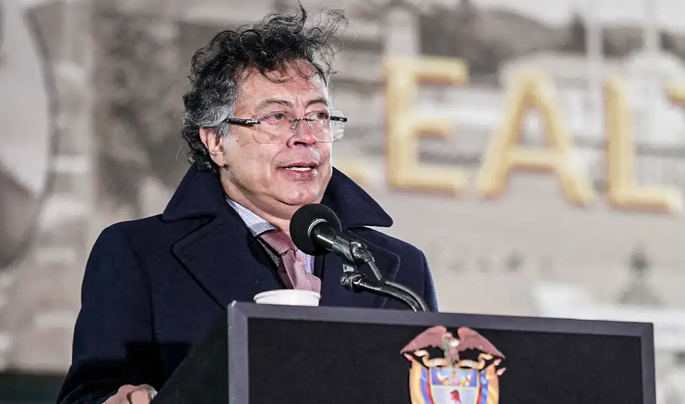 Petro explicó que la decisión se basó en los "estándares internacionales del salario mínimo vital". Foto: AFP. Petro explicó que la decisión se basó en los "estándares internacionales del salario mínimo vital". Foto: AFP.