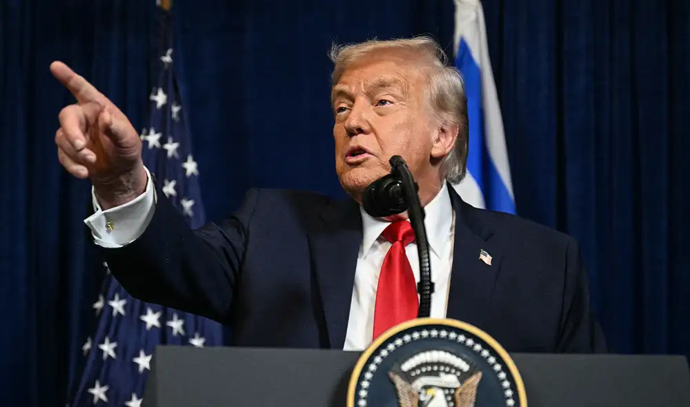 Trump reveló este lunes que Estados Unidos atacó una "gran instalación". Foto: AFP.