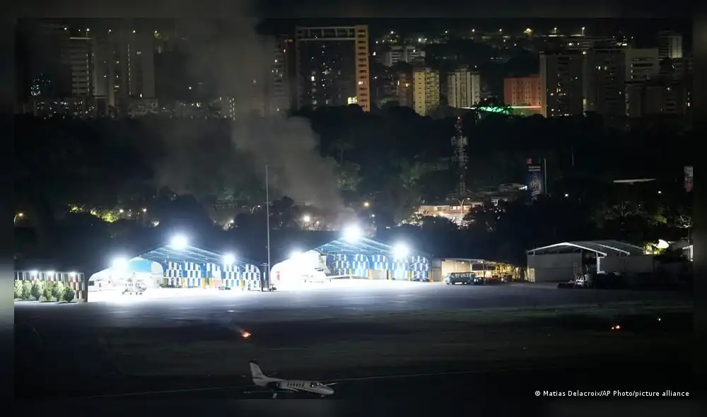 Se reportan explosiones en la capital de Venezuela, Caracas. Foto: AP Se reportan explosiones en la capital de Venezuela, Caracas. Foto: AP