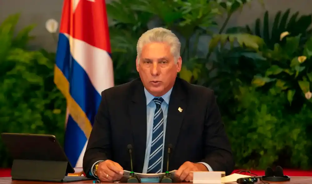 El presidente de Cuba, Miguel Díaz-Canel, confirmó el domingo la muerte de 32 cubanos. Foto: AFP