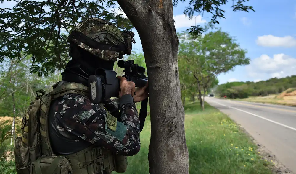 Jefes guerrilleros colombianos abandonan Venezuela tras captura de Nicolás Maduro.