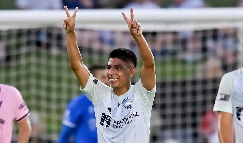 Piero Quispe anotó su primer gol con Sydney FC. Foto: X