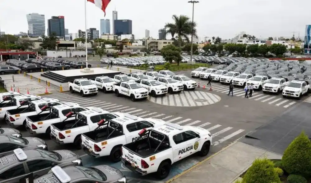 Los 100 vehículos retenidos por los oficiales pueden servir de mucho en las operaciones policiales contra la criminalidad que azota el país. Foto: difusión