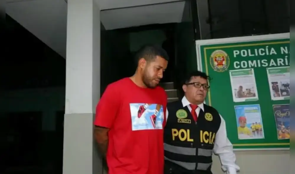 Díaz, de 34 años, tiene antecedentes por robo y ha jugado en clubes como Juan Aurich y Atlético Torino. La pistola Glock estaba sin licencia y había sido robada en marzo de 2024.