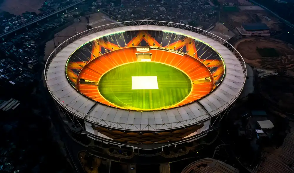Este estadio cuenta con iluminación LED en el techo y fue diseñado por una empresa australiana.