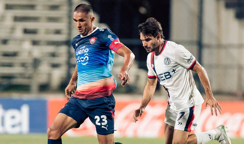 San Lorenzo y Cerro Porteño jugaron con 10 hombres desde el primer tiempo. Foto: Serie Río de La Plata