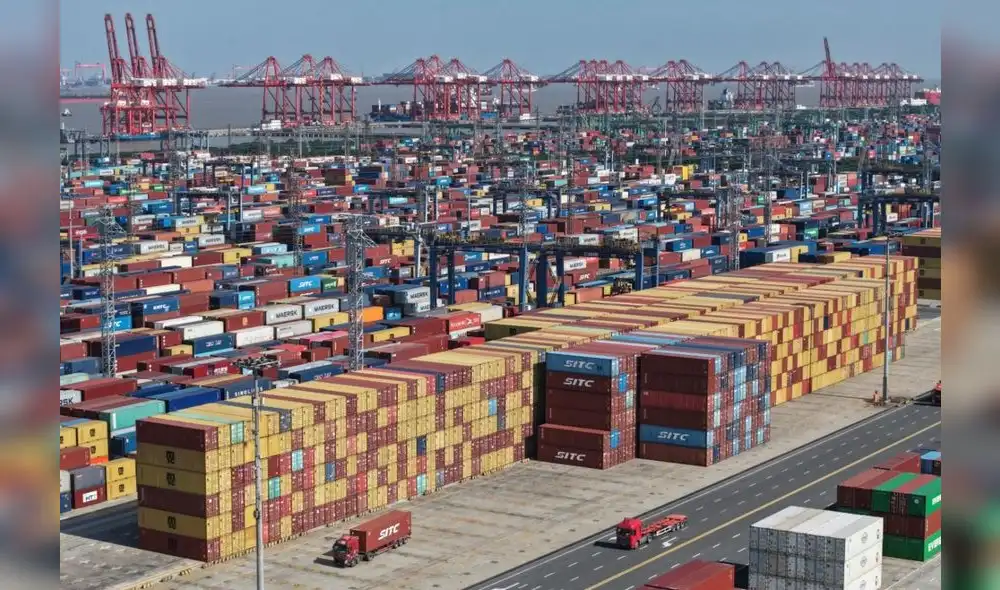 En medio de tensiones globales y restricciones, China muestra que su pulso exportador se mantiene con intensidad. Foto: AFP