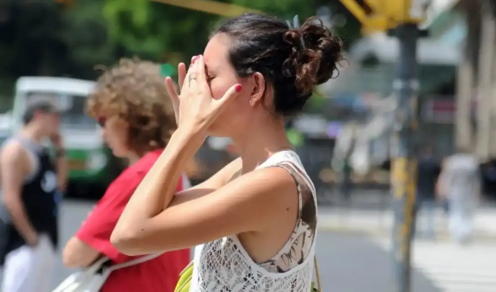 El calor podría causar cuadros de depresión y ansiedad, advierte doctor de EsSalud.