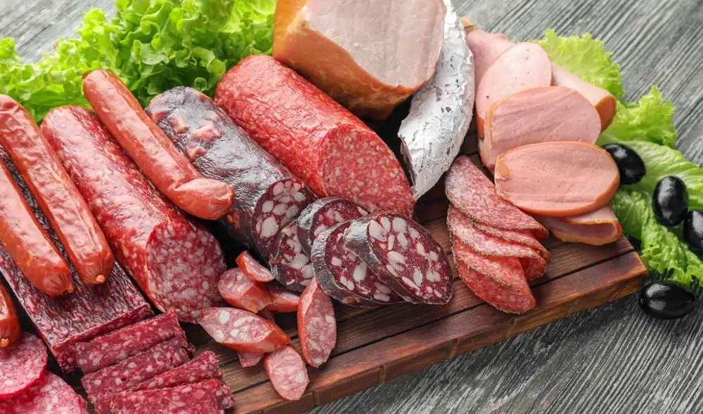 La carne procesada se clasificó como carcinógena para los humanos, basada en evidencia suficiente para cáncer colorrectal. Foto: IStock La carne procesada se clasificó como carcinógena para los humanos, basada en evidencia suficiente para cáncer colorrectal. Foto: IStock