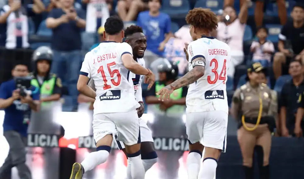 Paolo Guerrero convirtió un doblete para Alianza Lima ante Inter Miami. Foto: Sebastián Blanco/GLR