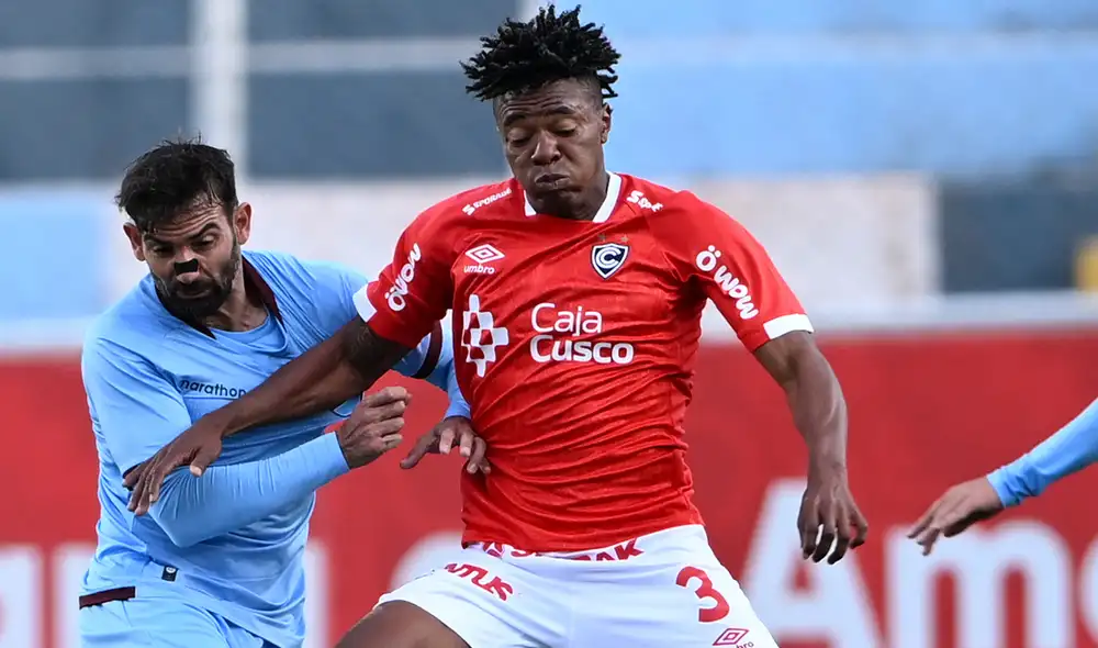 El Papá jugó como local ante Bolívar por su partido de presentación. Foto: Cienciano