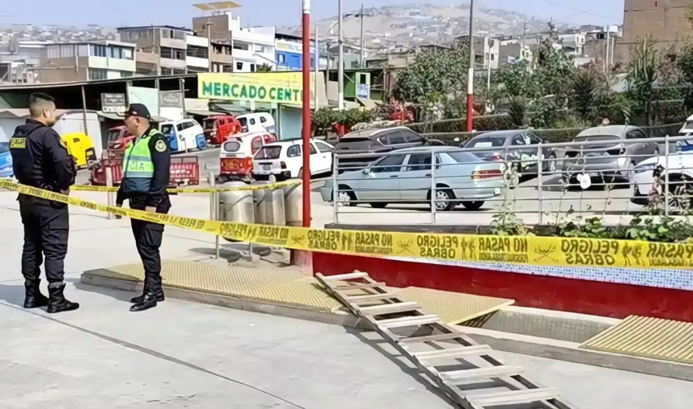Niños cayeron de tercer nivel de Plaza Cívica de Mi Perú y municipalidad del distrito emite comunicado. Niños cayeron de tercer nivel de Plaza Cívica de Mi Perú y municipalidad del distrito emite comunicado.