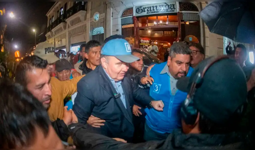 López Aliaga llego a la ciudad de Arequipa a presentar a sus candidatos al Senado. Foto: Difusión