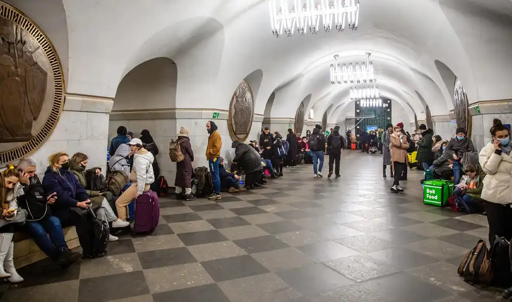Un apagón masivo dejó a Kiev sin servicio de metro, interrumpiendo el suministro de agua en la capital ucraniana, en medio de un clima invernal severo.