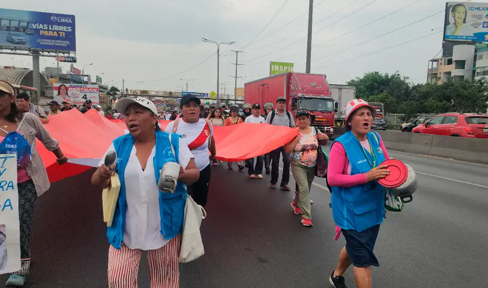 Residentes de Lima Sur exigieron la intervención del Gobierno ante la escasez de agua en sus viviendas