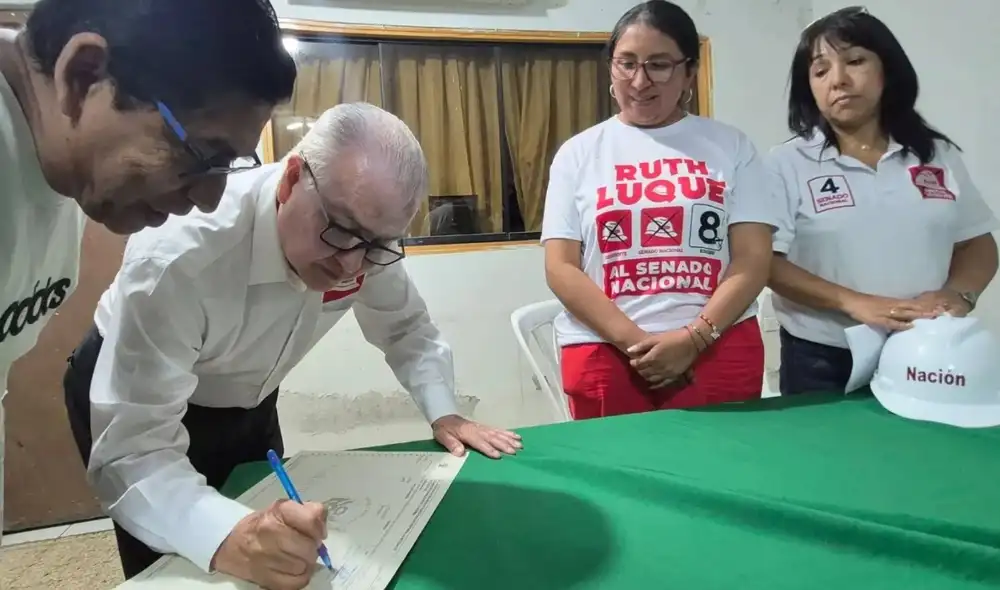 El candidato de Ahora Nación se sumó a la iniciativa que busca declarar inconstitucional el decreto que divide en bloques patrimoniales a Petroperú.