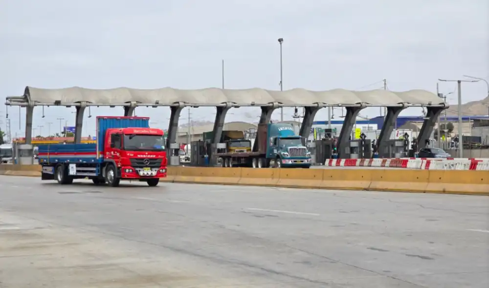Congestión en la vía por mayor presencia de camiones de carga pesada