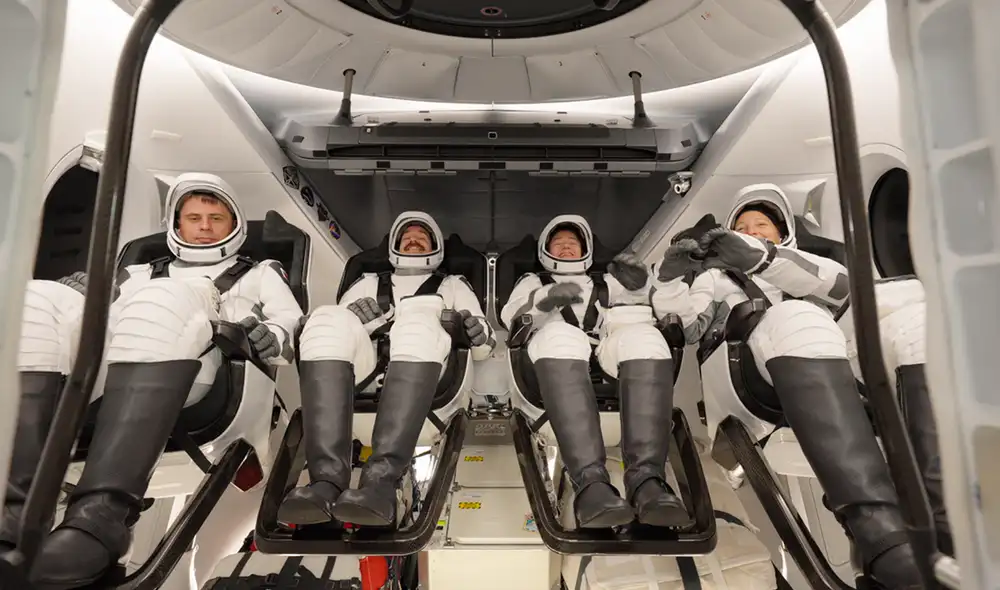 De izquierda a derecha, el cosmonauta de Roscosmos, Andrey Fedyaev, los astronautas de la NASA, Jack Hathaway y Jessica Mier, y la astronauta de la ESA Sophie Adenot. Foto: NASA