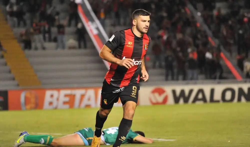 Melgar se encuentra líder del Torneo Apertura. Foto: X