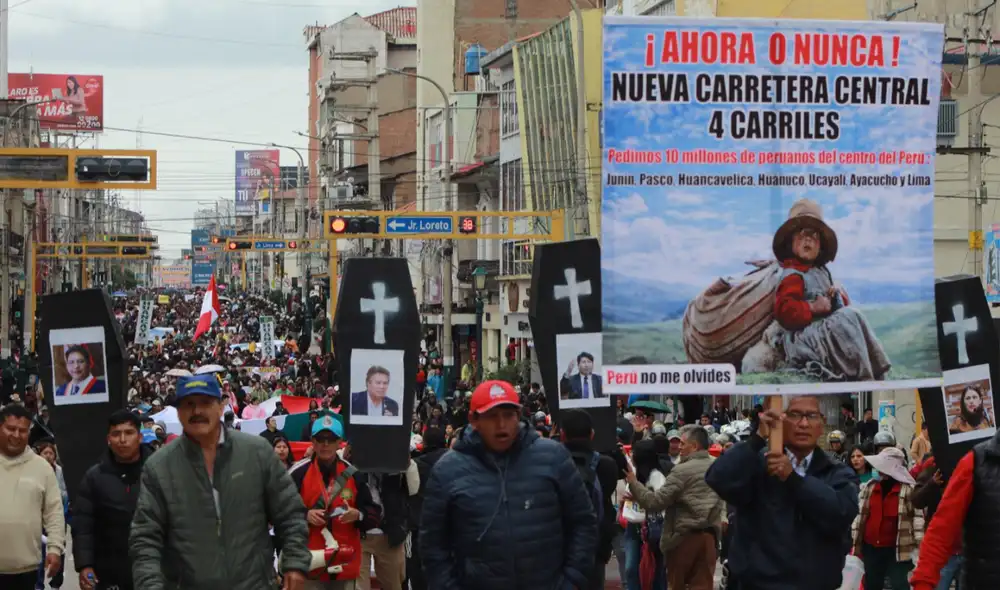 Paro se desarrolla con la movilización de cientos de ciudadanos.