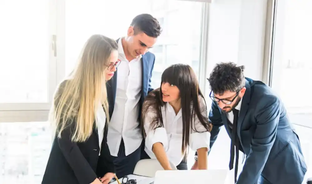 El 69 % de los especialistas valora más las habilidades blandas, mientras que el 31% se inclina principalmente por competencias técnicas.