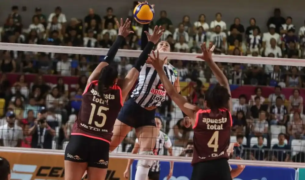 Alianza Lima se enfrenta a la 'U' por la Liga Peruana de Vóley. Foto: Lr/Agencia Andina Alianza Lima se enfrenta a la 'U' por la Liga Peruana de Vóley. Foto: Lr/Agencia Andina