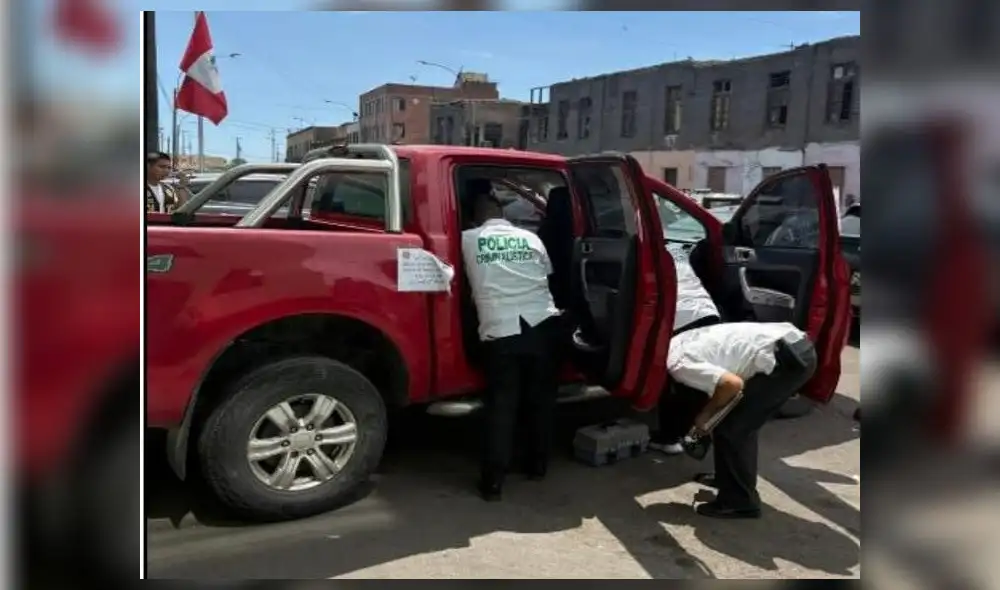 Peritos hallaron manchas de sangre en la camioneta del policía