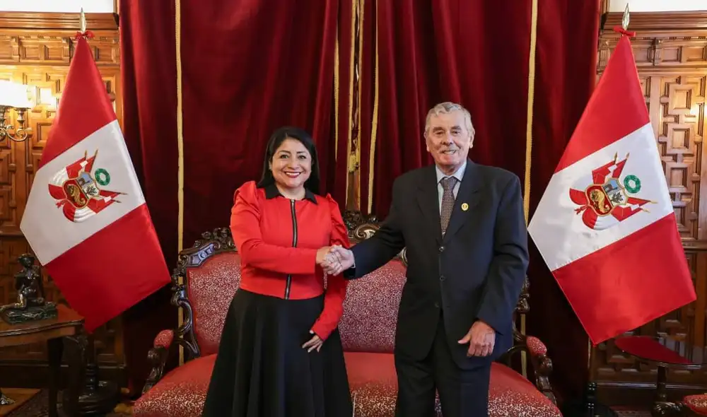 Denise miralles, primera ministra del PCM, se reunió con Fernando Rospigliosi para anunciar la fecha para el voto de confianza. Denise miralles, primera ministra del PCM, se reunió con Fernando Rospigliosi para anunciar la fecha para el voto de confianza.