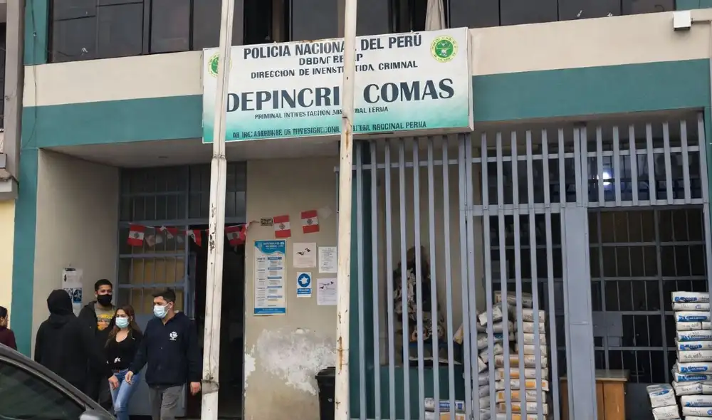 Los policías son investigados por cohecho pasivo, allanamiento ilegal y pertenencia a banda criminal, tras la denuncia de un ciudadano que fue intervenido.