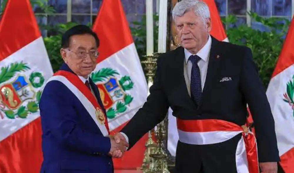 Ministro del Interior respaldó al presidente interino José Balcázar tras denuncia por ley que favorecía a su hijo. Ministro del Interior respaldó al presidente interino José Balcázar tras denuncia por ley que favorecía a su hijo.