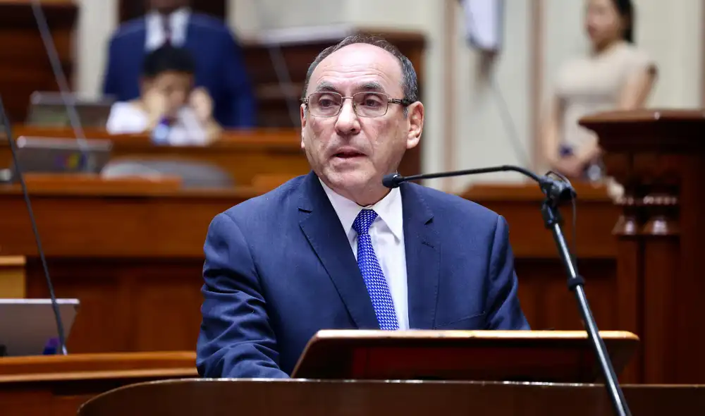 Ángelo Alfaro se presentó ante el Congreso para responder sobre la crisis del gas. Foto: Congreso