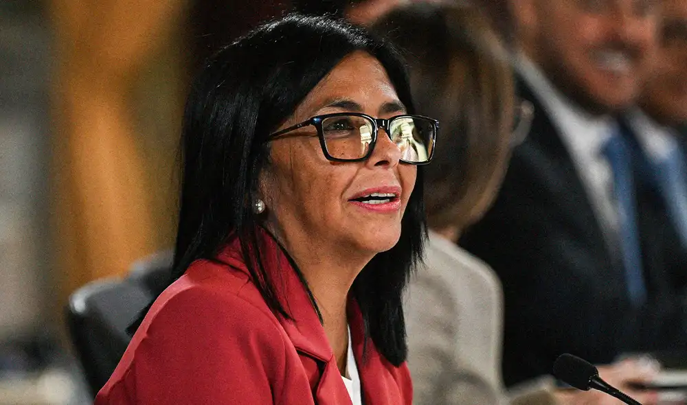 La presidenta encargada de Venezuela volvió a defender la inocencia de Nicolás Maduro y Cilia Flores, quienes enfrentan cargos en EE. UU. Foto: AFP.