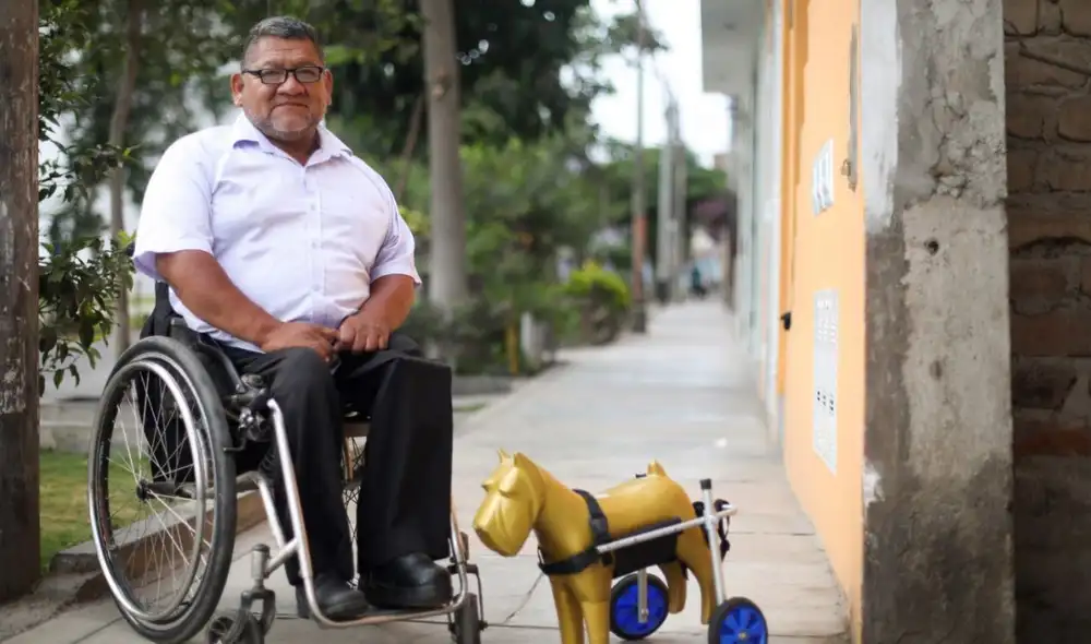 Pese a no tener experiencia, Wilmer Malki pudo darle alegrías a decenas de mascota que, como él, no podían caminar. Pese a no tener experiencia, Wilmer Malki pudo darle alegrías a decenas de mascota que, como él, no podían caminar.